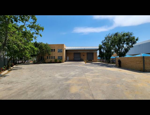 1,235M² WAREHOUSE FOR SALE IN SPARTAN